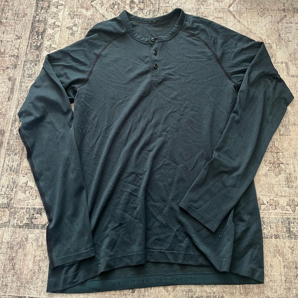 Men’s Lululemon shirt